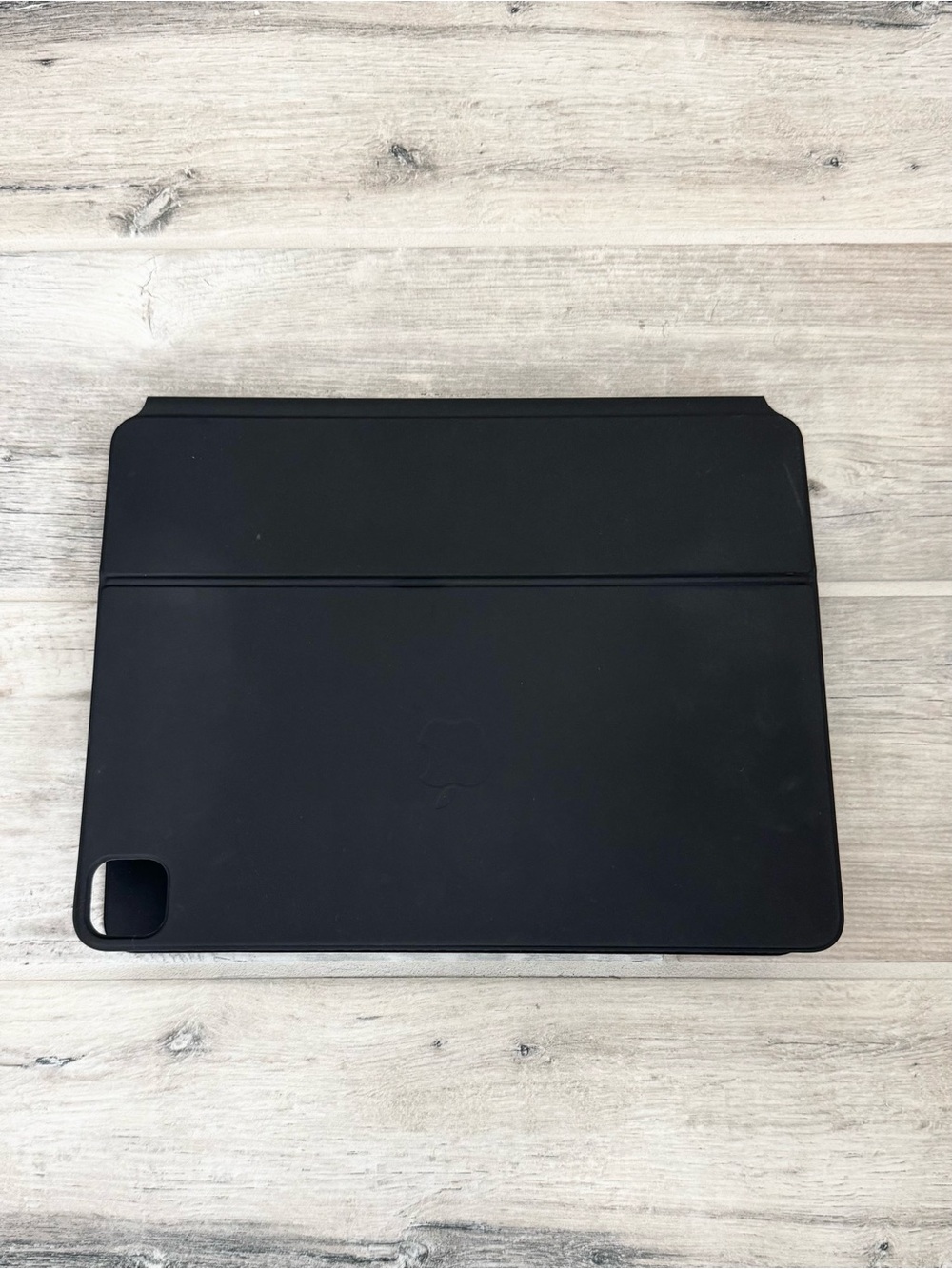 Apple Black iPad Magic Keyboard Case - Picture 2 of 9